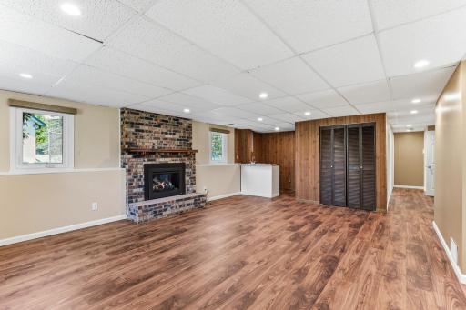 27-web-or-mls-3588-Grenadier-Pl-27.jpg