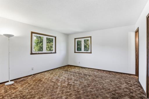 19-web-or-mls-3588-Grenadier-Pl-19.jpg