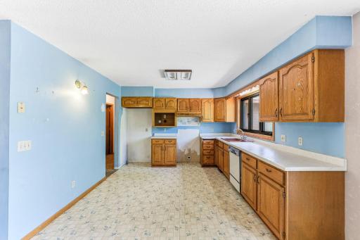 2219 Vivian Lane, Saint Paul, MN 55119