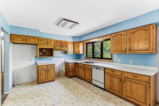 2219 Vivian Lane, Saint Paul, MN 55119