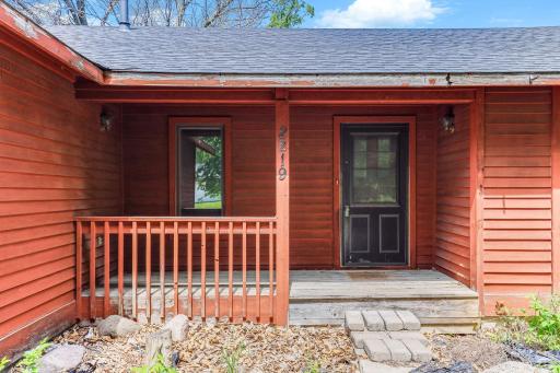 2219 Vivian Lane, Saint Paul, MN 55119