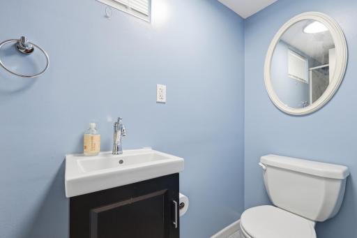 942 Central Avenue W, Saint Paul, MN 55104