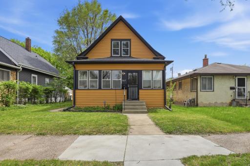942 Central Avenue W, Saint Paul, MN 55104