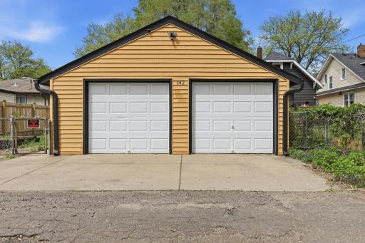 942 Central Avenue W, Saint Paul, MN 55104