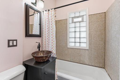 3757 Dupont Avenue N, Minneapolis, MN 55412