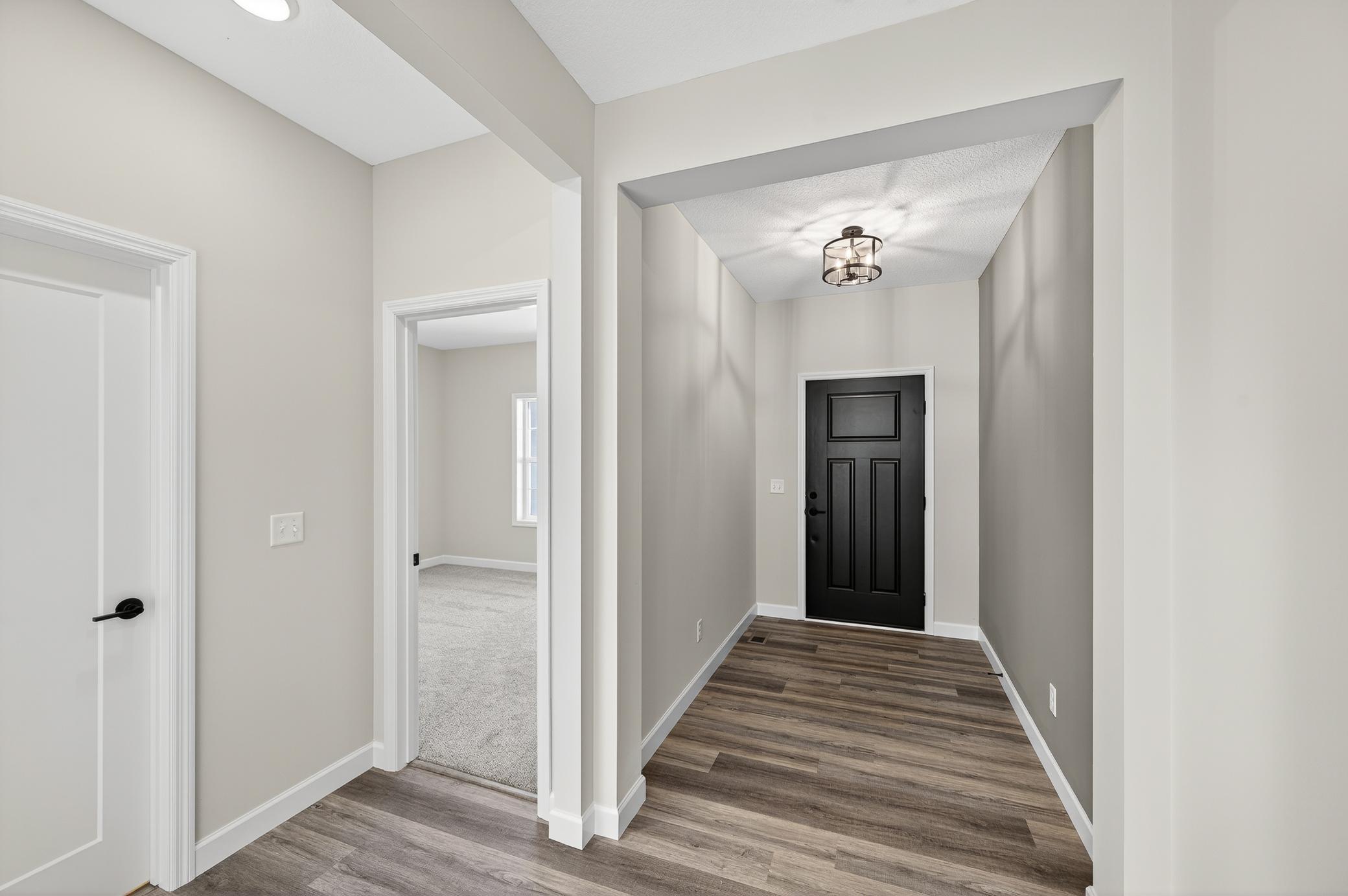 08-924 Yellowcrest St SW-10.jpg