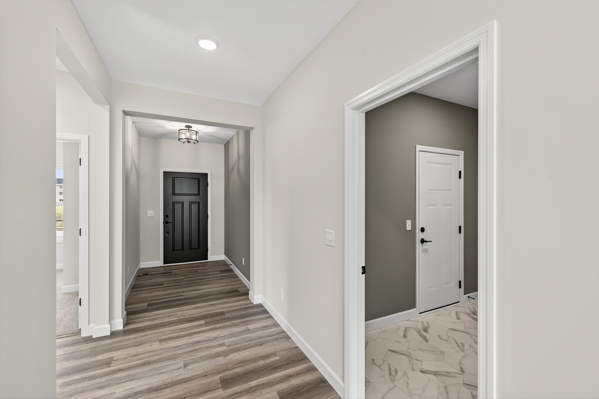 09-924 Yellowcrest St SW-11.jpg