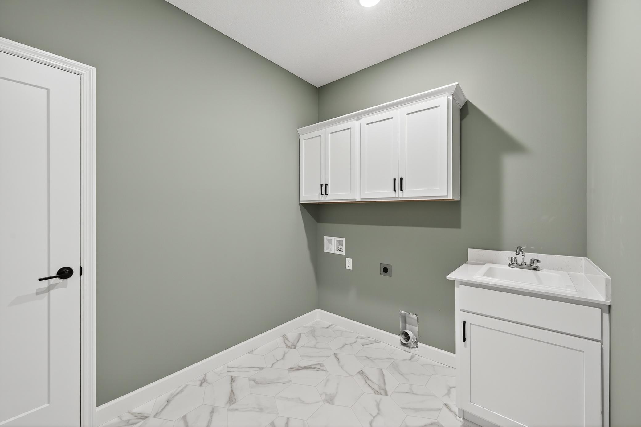 10-924 Yellowcrest St SW-12.jpg