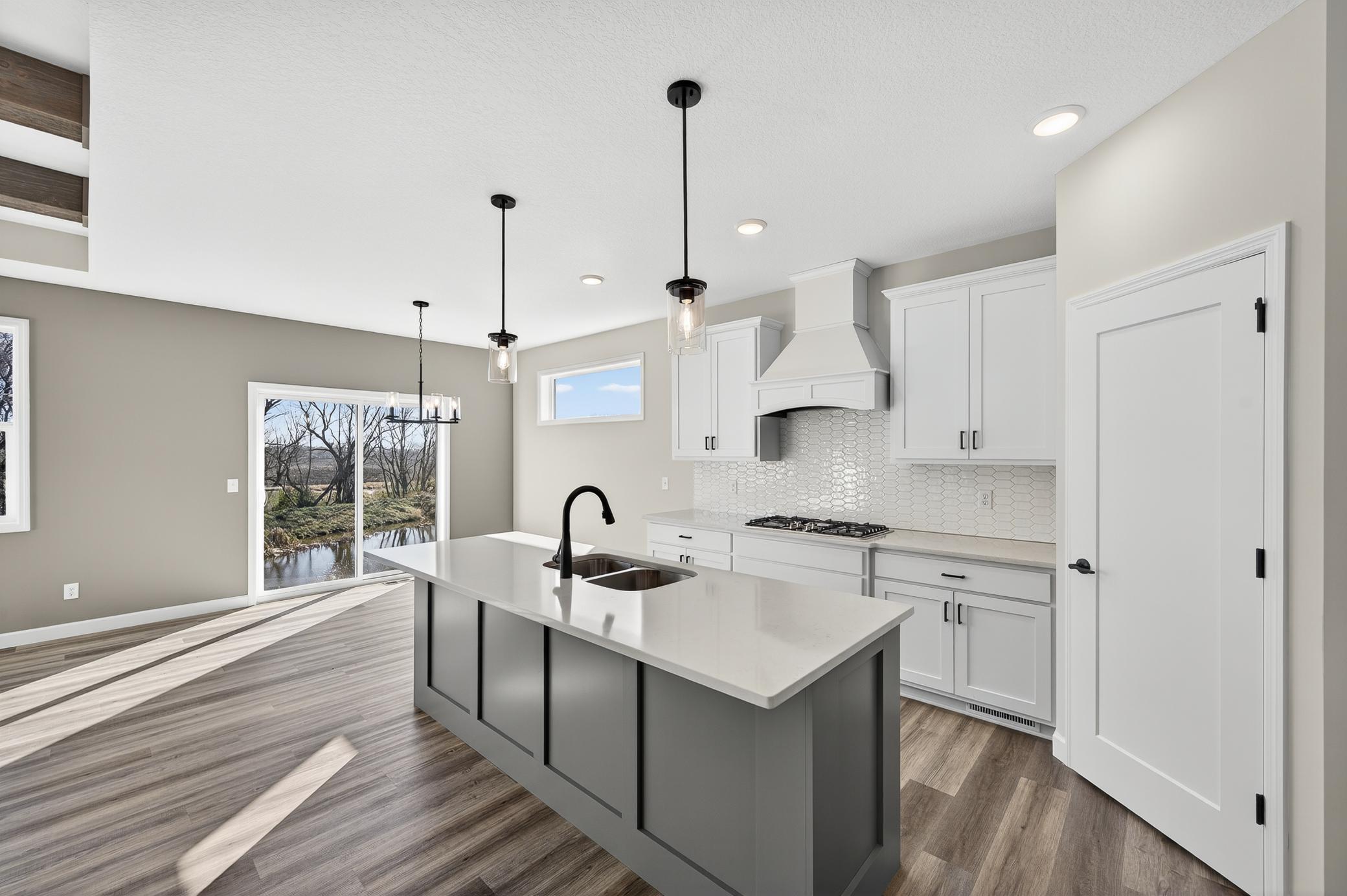 17-924 Yellowcrest St SW-19.jpg