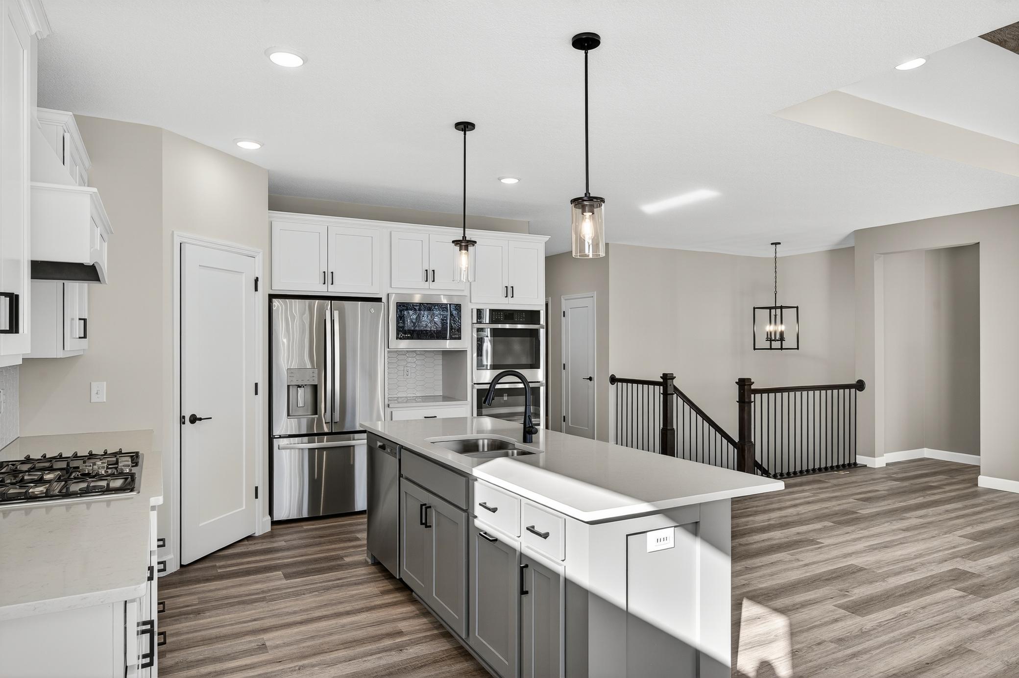 20-924 Yellowcrest St SW-22.jpg