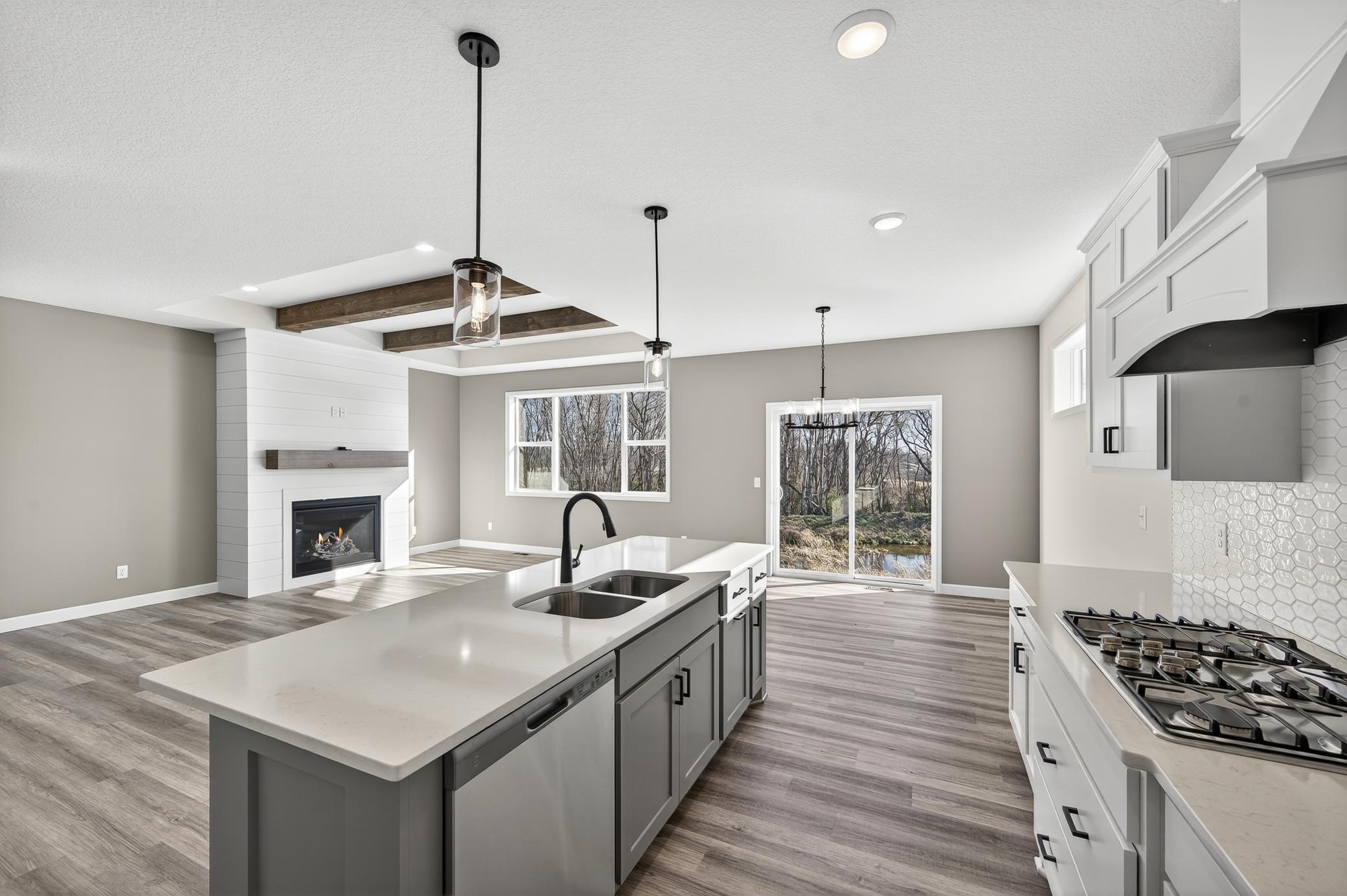 21-924 Yellowcrest St SW-23.jpg