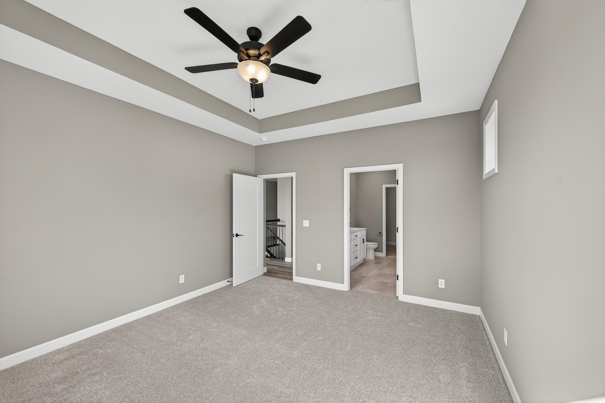 33-924 Yellowcrest St SW-35.jpg