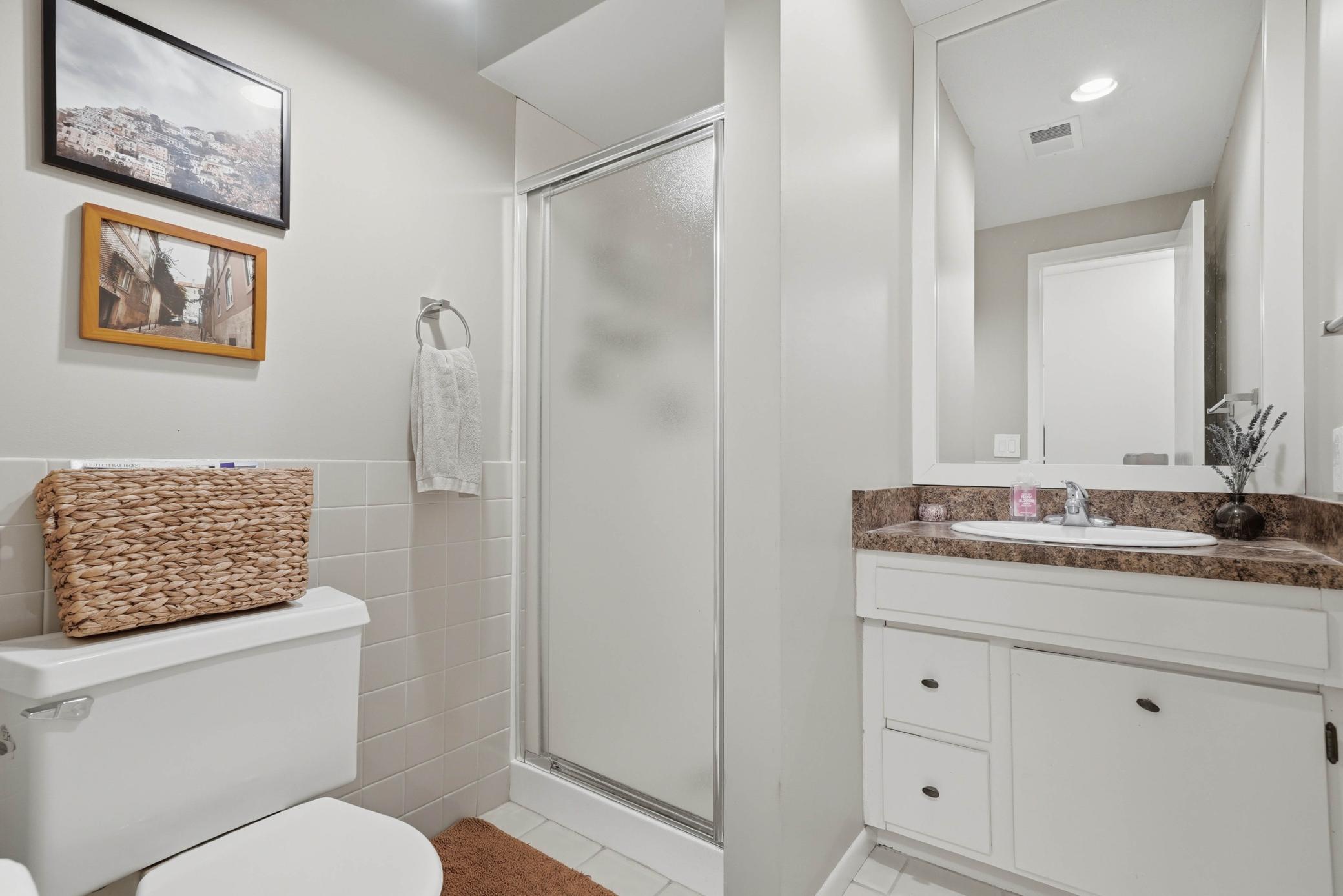 Lower level 3/4 bathroom