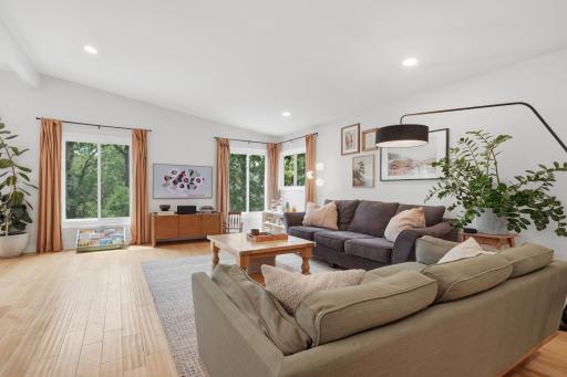 9137 Forest Hills Circle, Bloomington, MN 55437