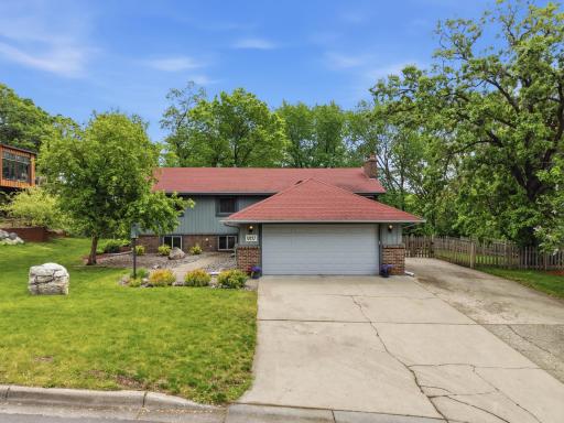 9137 Forest Hills Circle, Bloomington, MN 55437