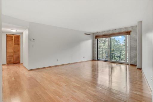 210 W Grant Street, 210, Minneapolis, MN 55403
