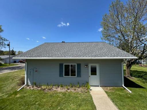 901 5th Street NE, Staples, MN 56479