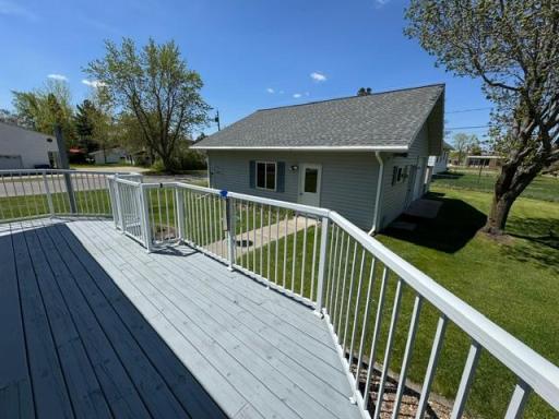 901 5th Street NE, Staples, MN 56479