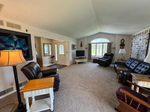 901 5th Street NE, Staples, MN 56479
