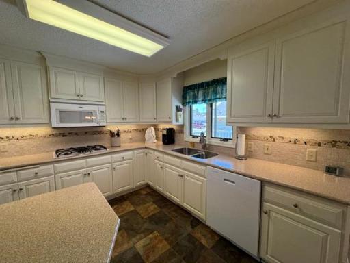 901 5th Street NE, Staples, MN 56479