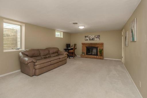 16404 Temple Drive S, Minnetonka, MN 55345