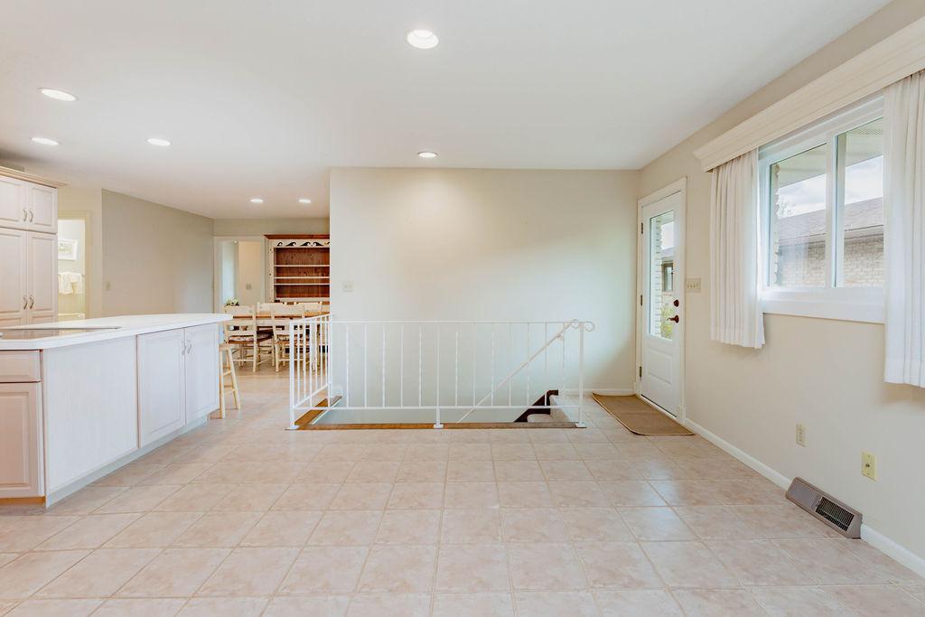 3513RiverDr(20of36).jpg
