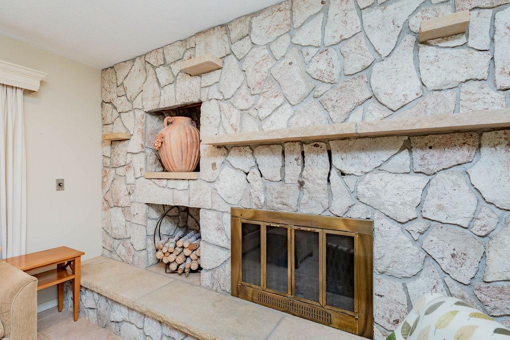 3513RiverDr(23of36).jpg