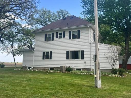 19443 560th Avenue, Austin, MN 55912