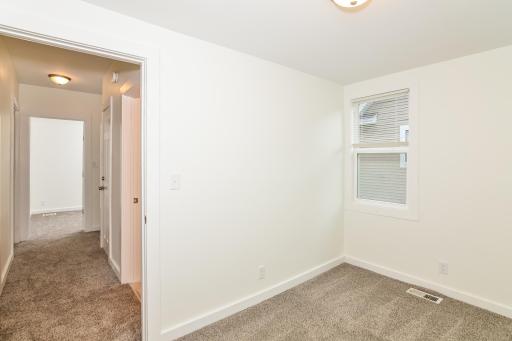 31-photo-Bedroom-d302ec98-1f46-4d22-ad07-23ae47df8239.jpg