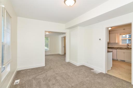 7-photo-Living-Room-0d56b8f5-c2f5-478b-ad8e-680b9d3b3671.jpg