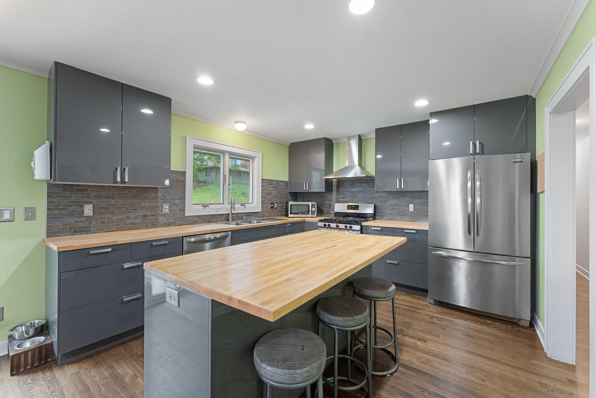 Kitchen with Island