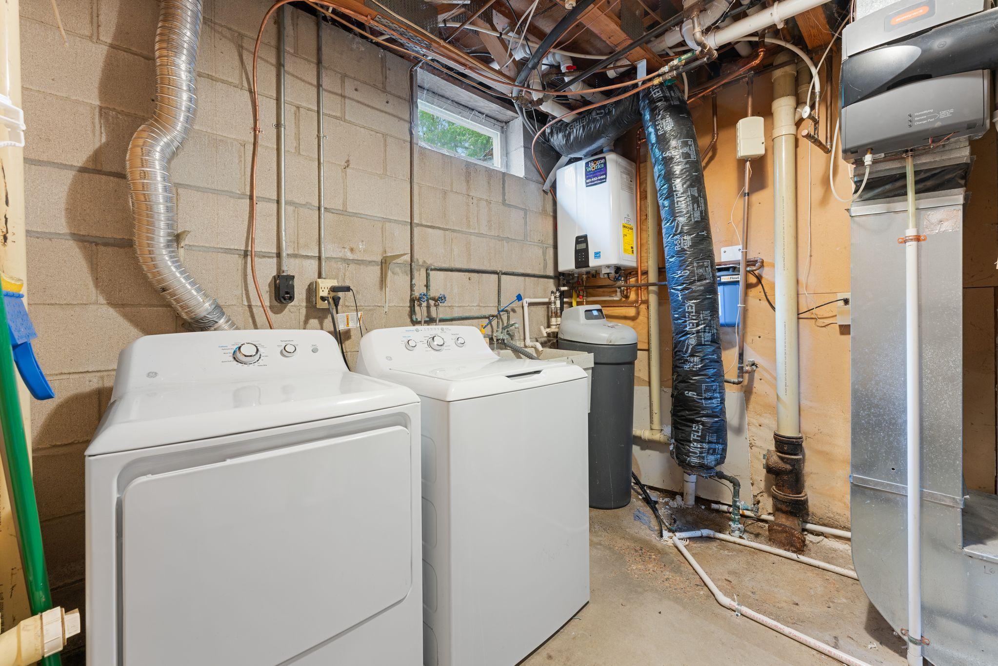 Laundry/mechanics room - lower level