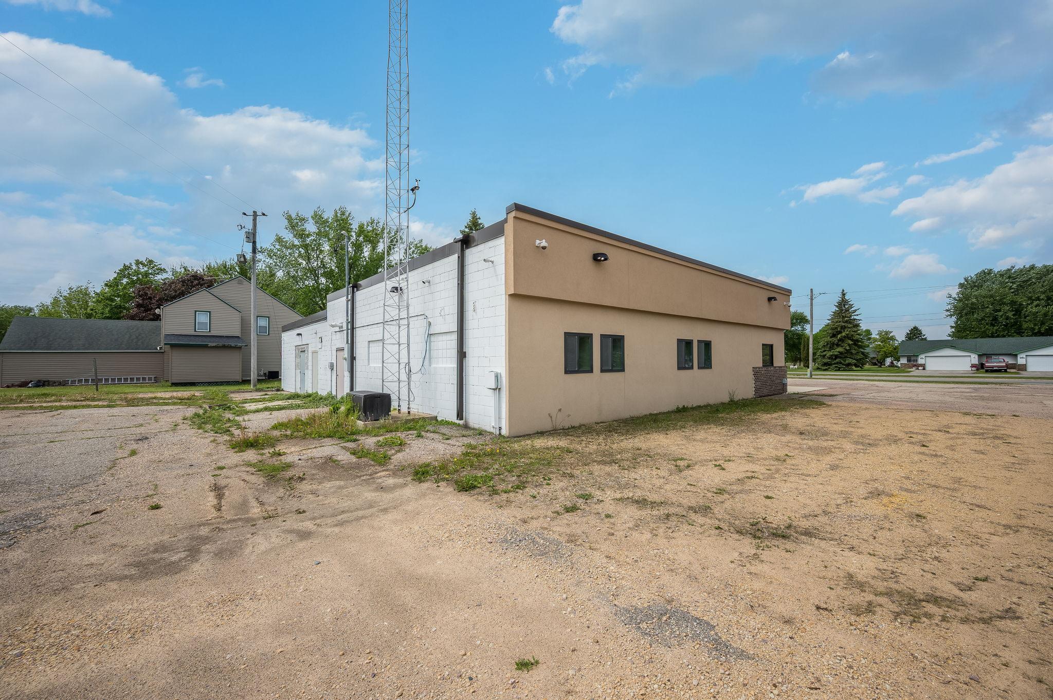 618 S Main St Winnebago MN-4.jpg