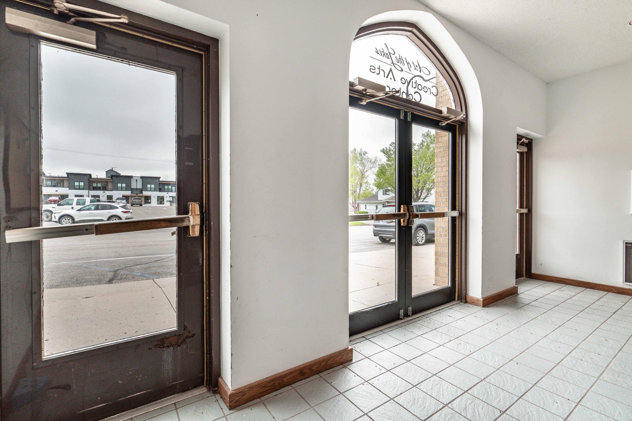 112 W Main St BL-202.jpg