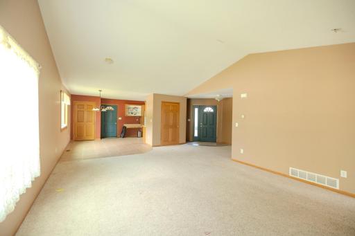 2 Line Drive, Morris, MN 56267