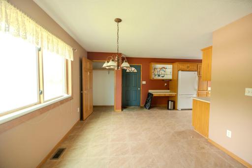 2 Line Drive, Morris, MN 56267