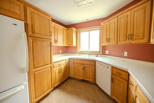 2 Line Drive, Morris, MN 56267