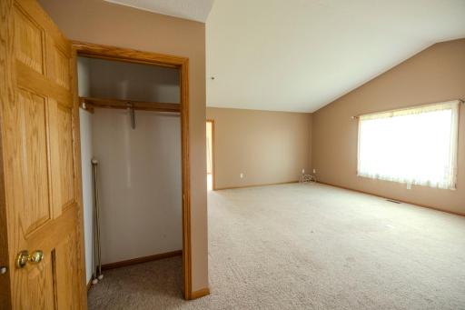 2 Line Drive, Morris, MN 56267