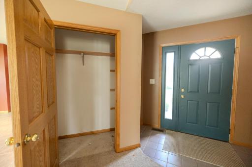 2 Line Drive, Morris, MN 56267