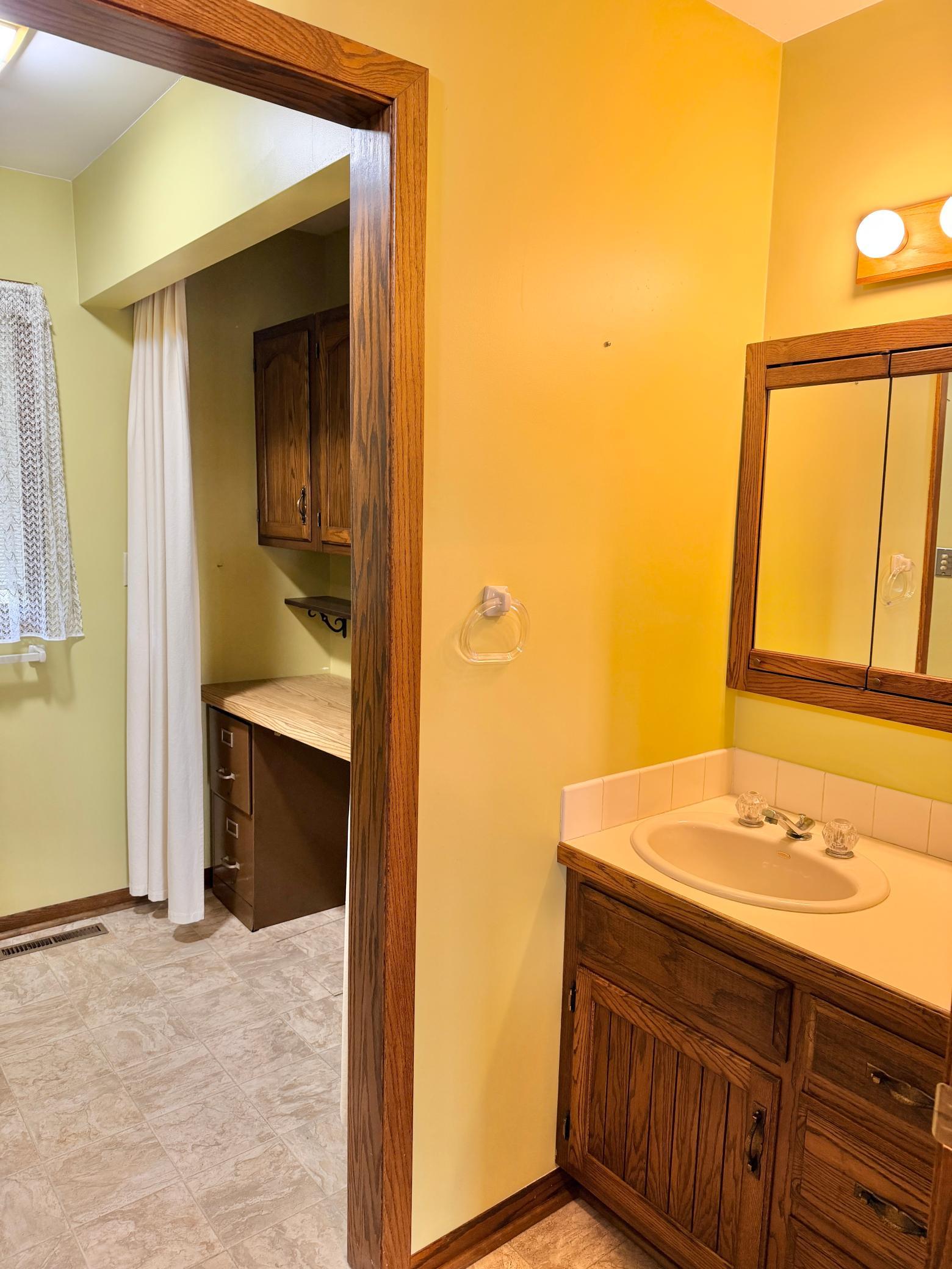 3/4 main floor bathroom