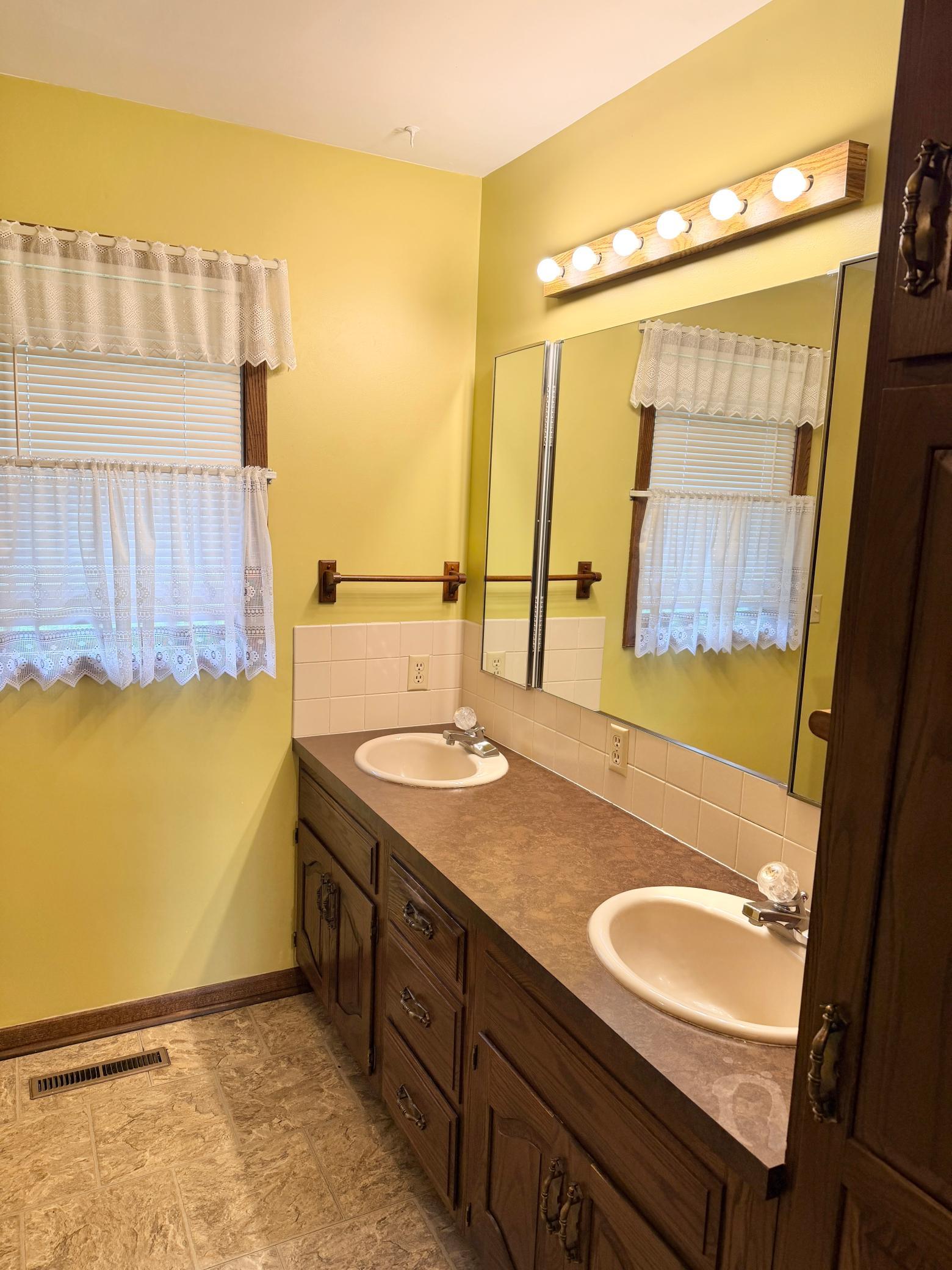 Main floor full bath