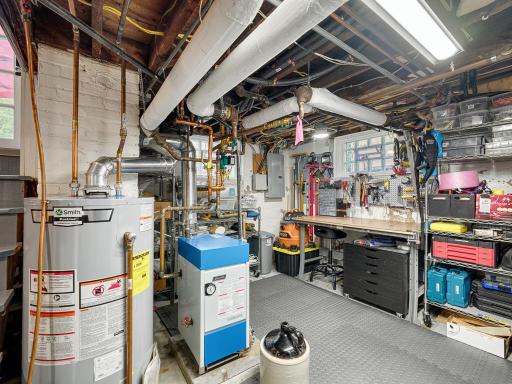 132 W 36th Street, Minneapolis, MN 55408