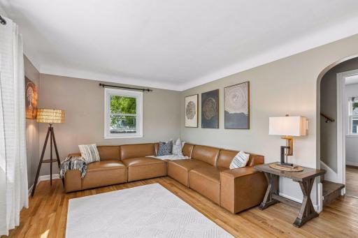 1877 Graham Avenue, Saint Paul, MN 55116