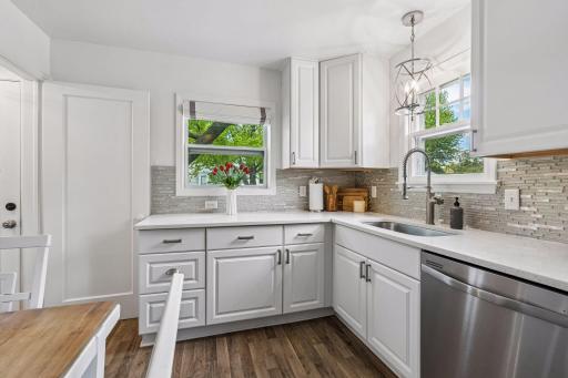 1877 Graham Avenue, Saint Paul, MN 55116