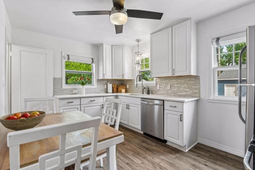 1877 Graham Avenue, Saint Paul, MN 55116
