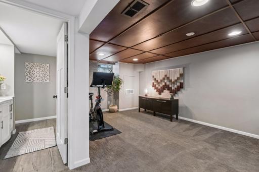 1877 Graham Avenue, Saint Paul, MN 55116