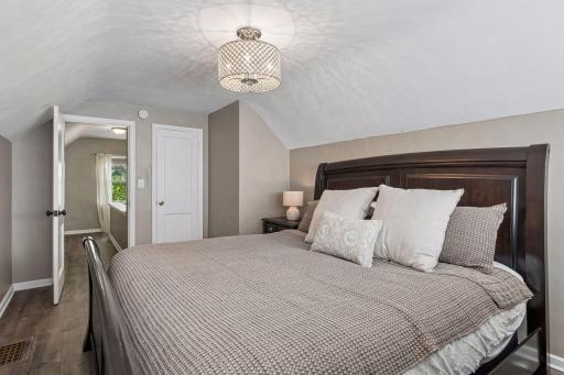 1877 Graham Avenue, Saint Paul, MN 55116