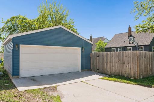 1877 Graham Avenue, Saint Paul, MN 55116