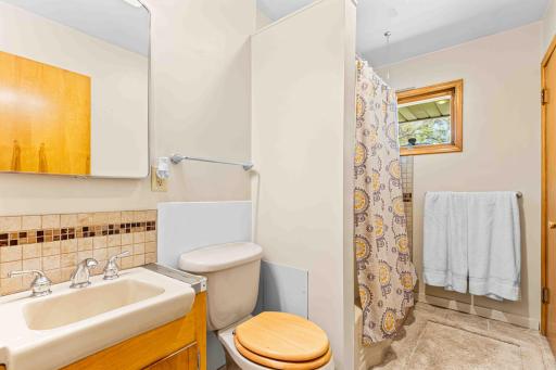 1455 12th Street N, Fargo, ND 58102