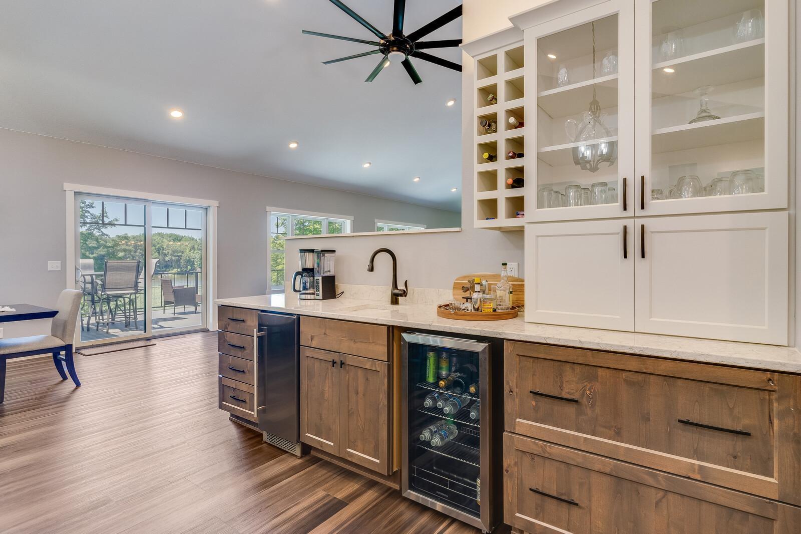 91_updated2568_28_1_4thSt_Kitchen7_mls.jpg